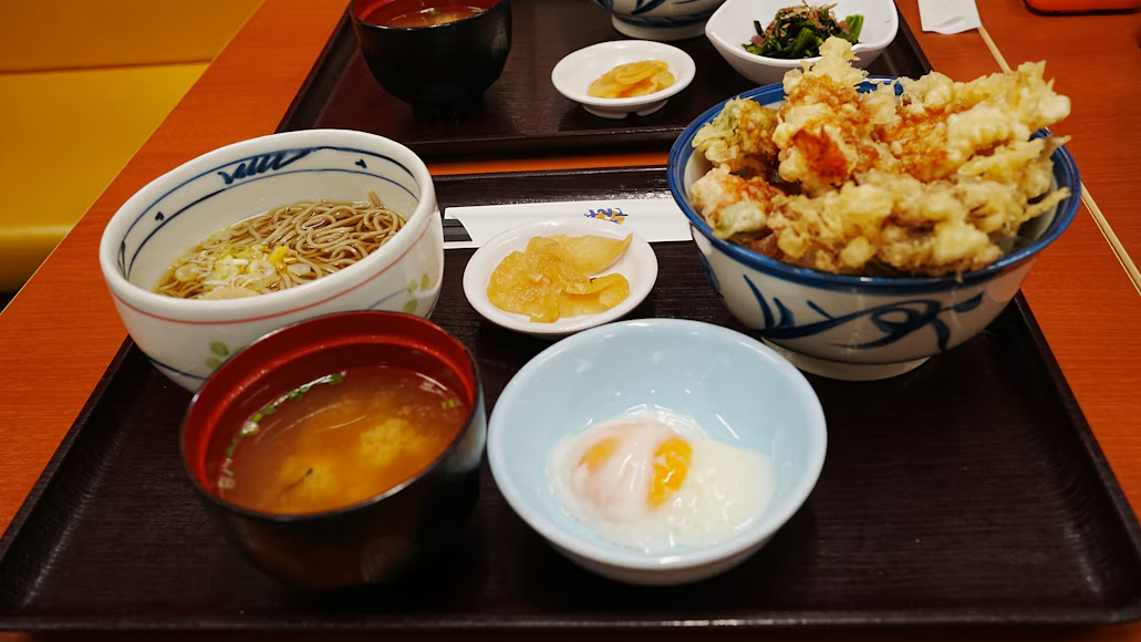 定食の実写写真